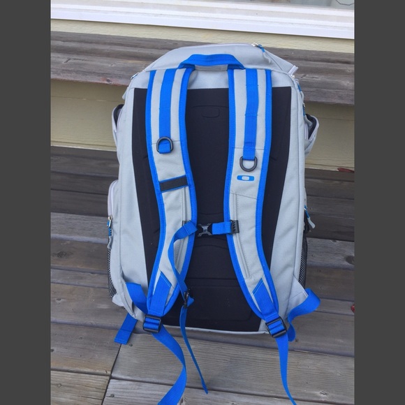 oakley blade 40 backpack